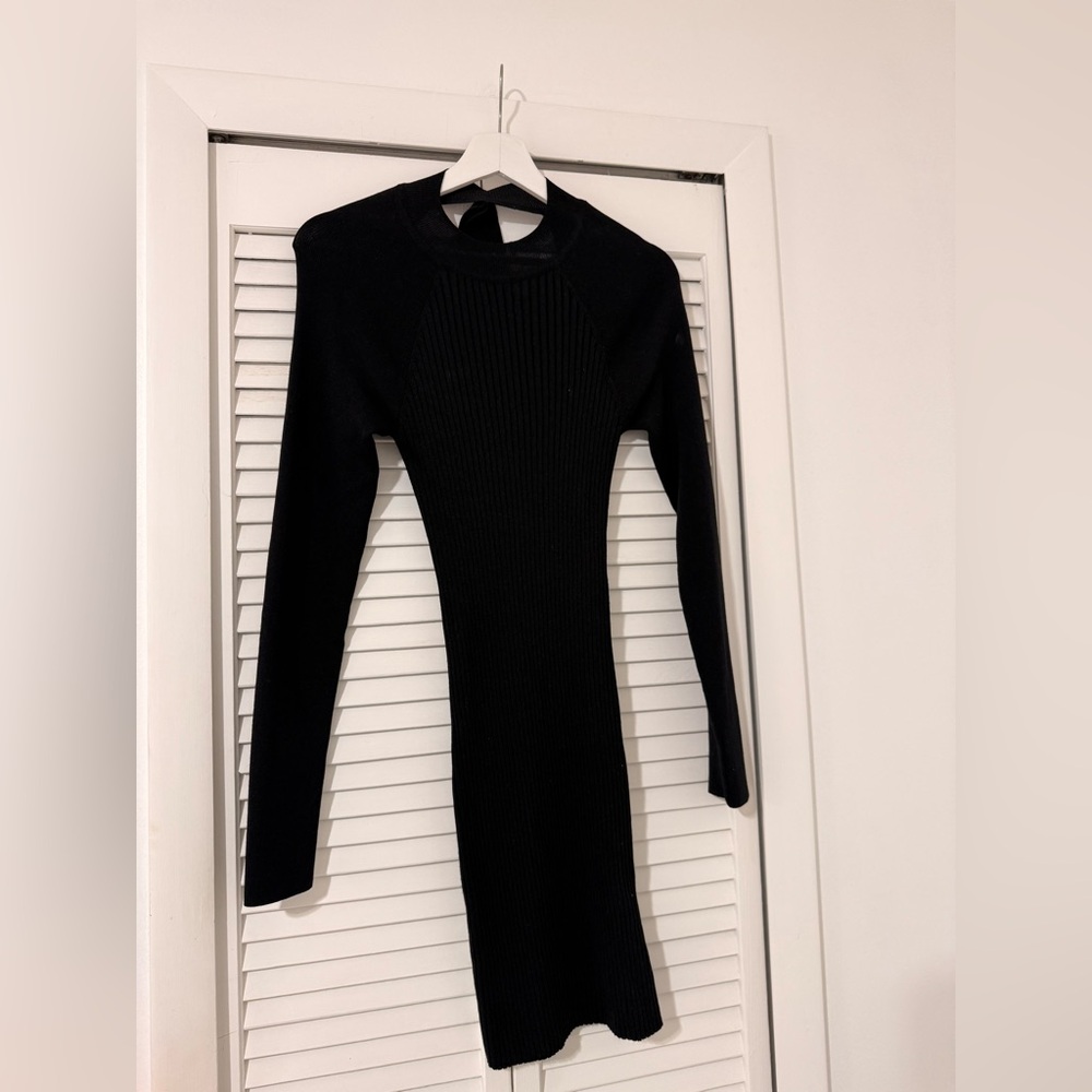 Black Long-Sleeve Ribbed Bodycon Dress